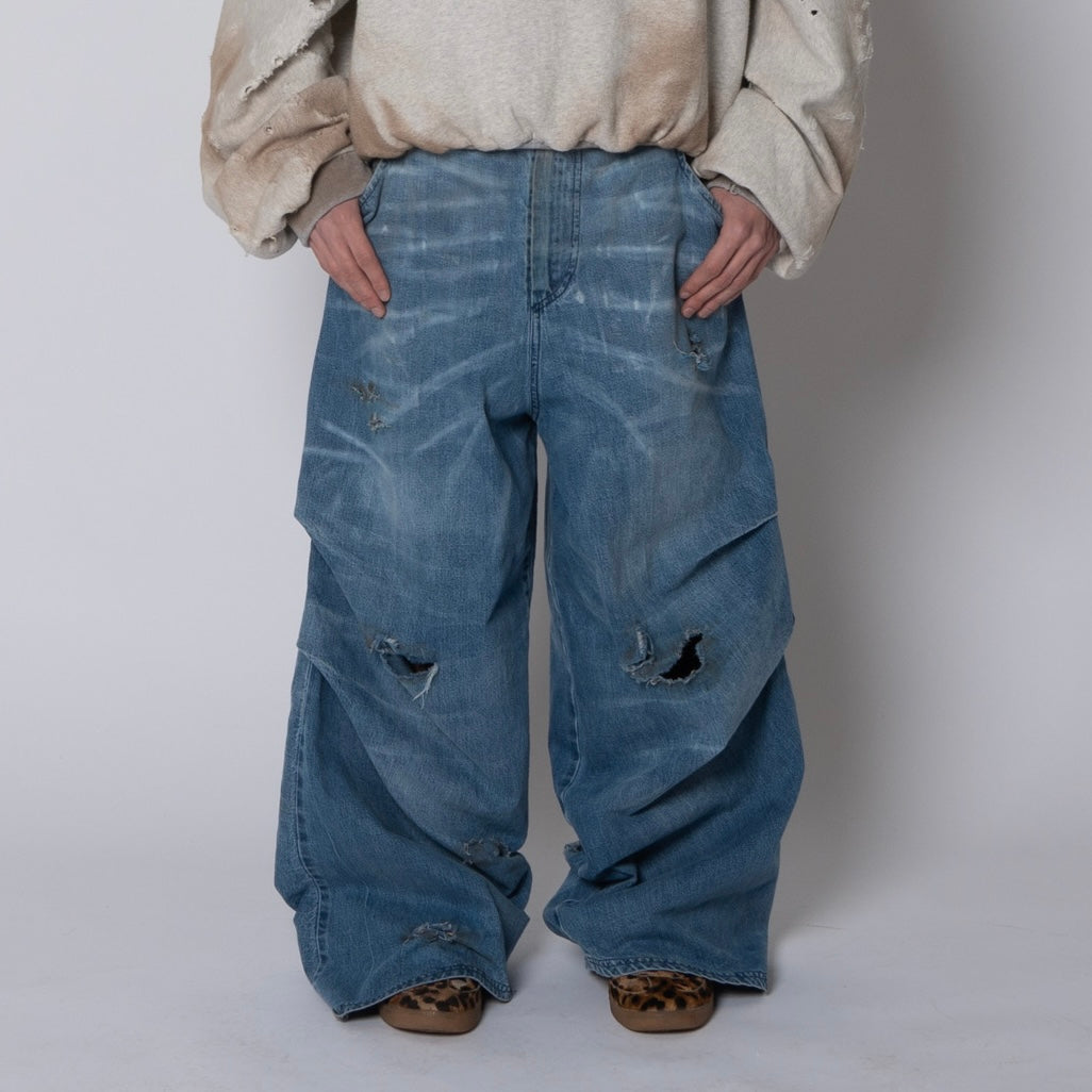 CRASHED BLUE JEANS