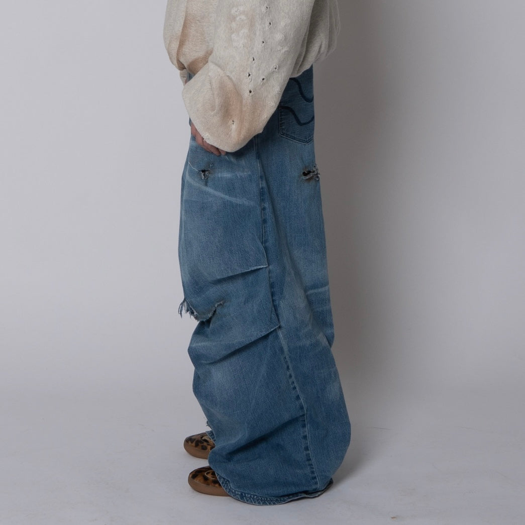 CRASHED BLUE JEANS
