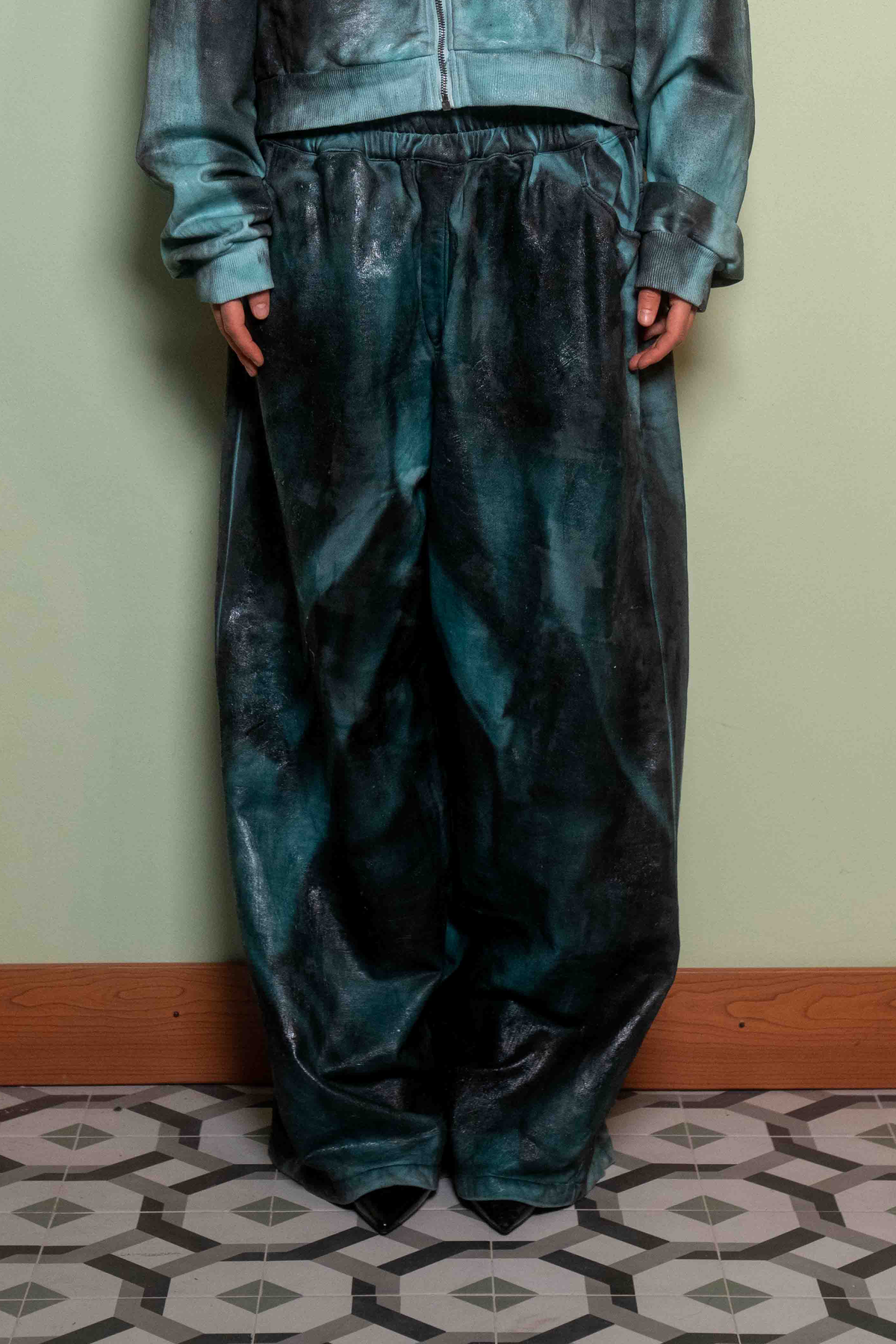 Shiny Sweatpants Green Main image
